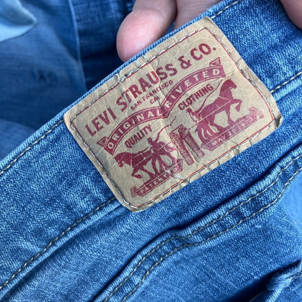 Levi's Classic straight women’s 18W Denim Jeans